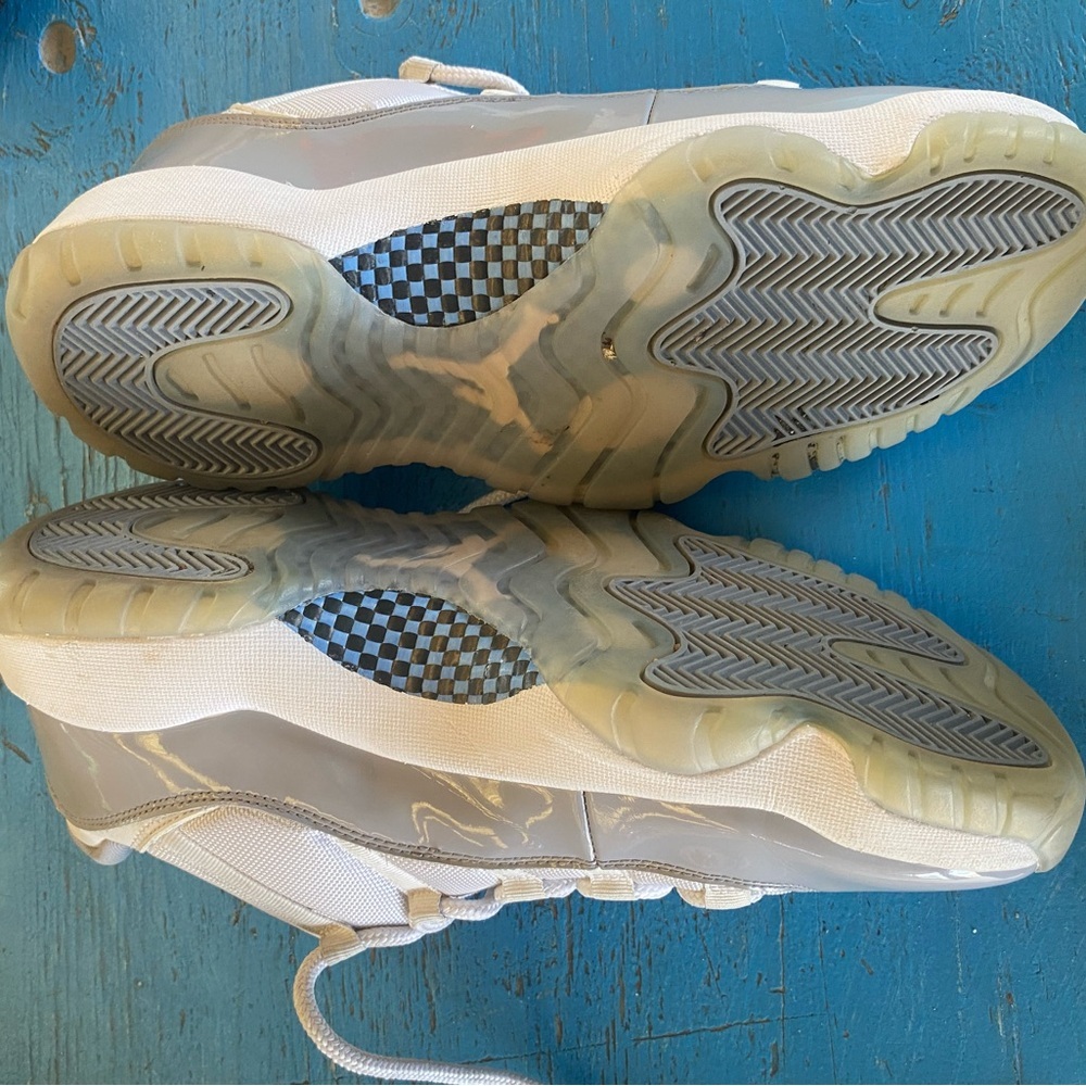 Jordan 11 RetroAthletic Shoes in Gray and White has scratches will negotiate - Picture 6 of 7